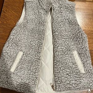 Cozy Excellent Condition Thread & Supply reversible vest